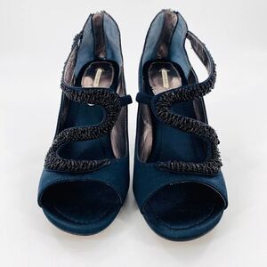 NWOB  Leon Max Beaded-Trim Cutout Heel Sandal Size 8M